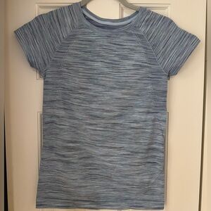 All in Motion Girls Large 10/12 Short Sleeve Shirt!